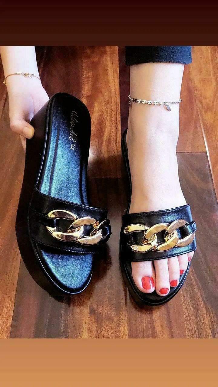 Black Chain Wedges