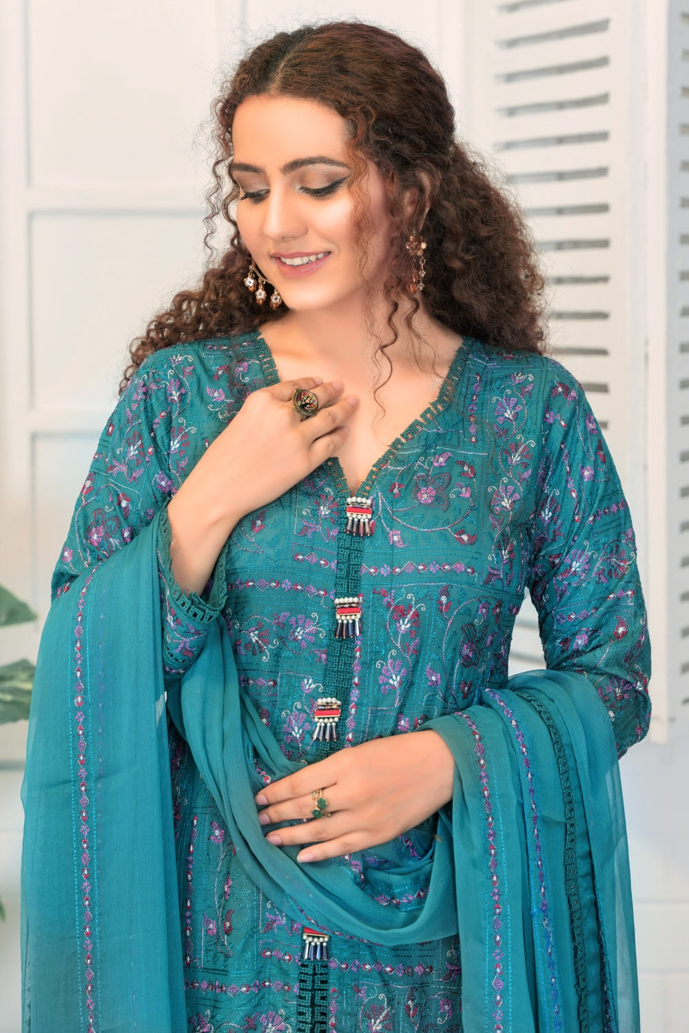 3 Pc Embroidered Lawn Suit