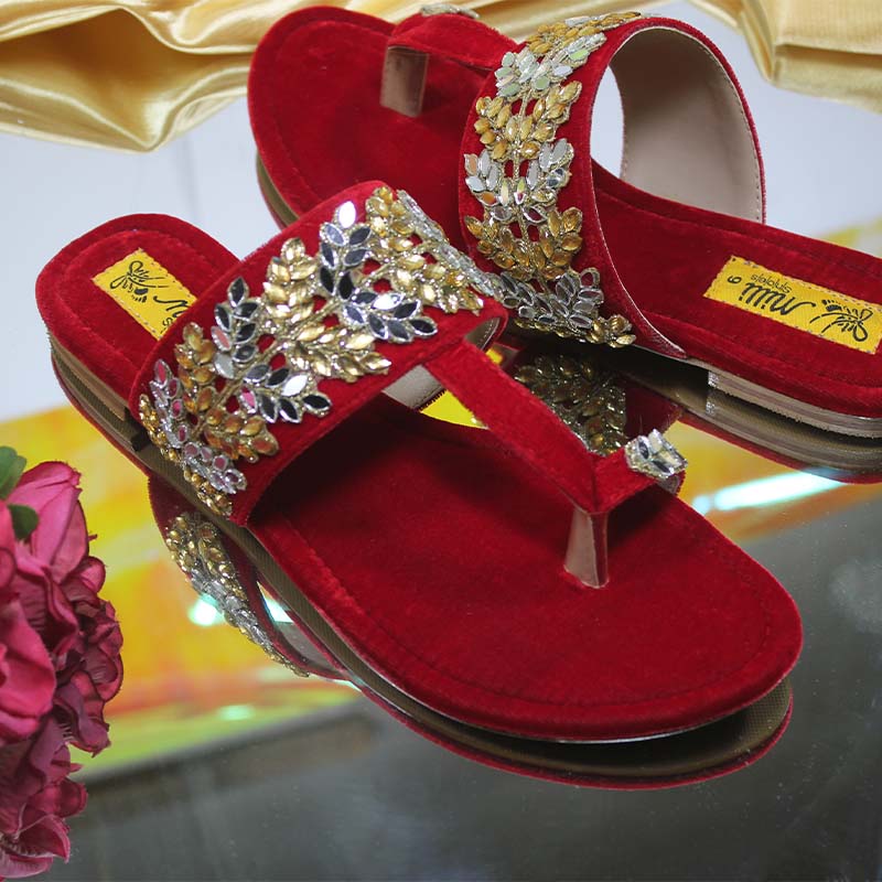 Women Red Kolhapuri