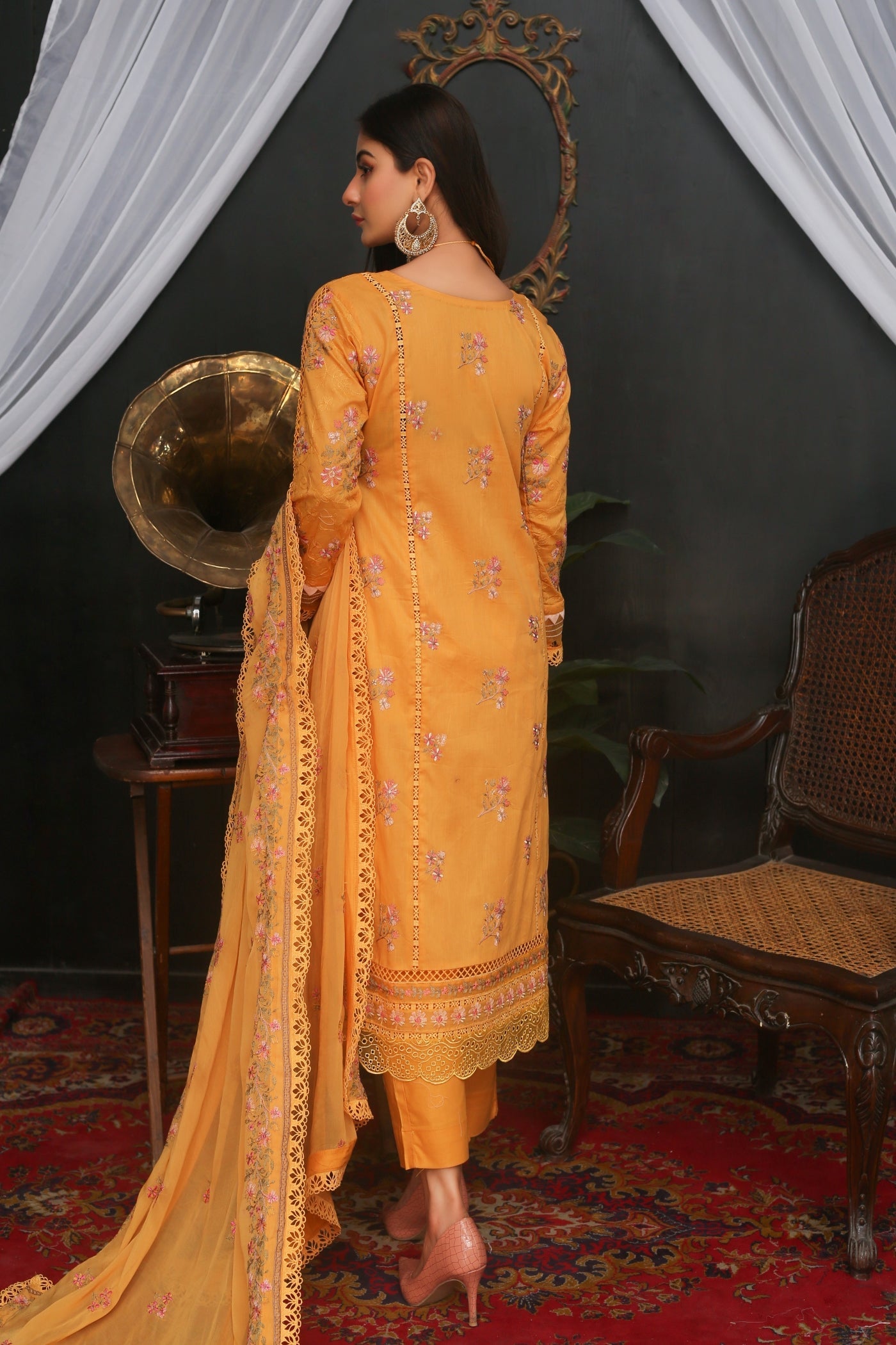 3 PC - Embroidered Lawn Suit